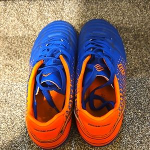 Big boys soccer cleats size 7 orange and blue